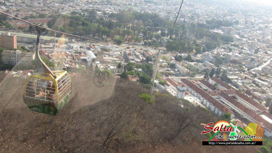 Unsplashed imagen de la Ciudad de Salta desde el Teleférico San Bernardo