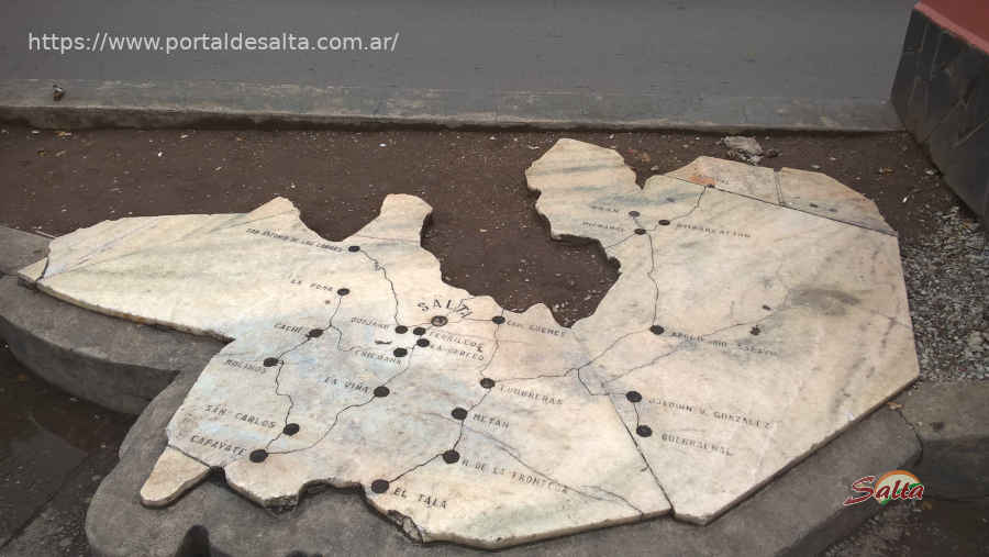 Unsplashed imagenes del mapa de la provincia de Salta grabada en piedra de granito