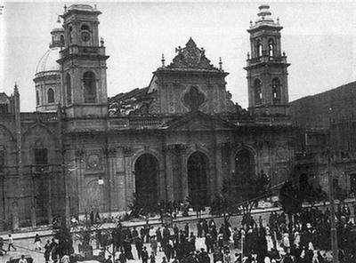 Imagen de la Catedral de Salta en el siglo pasado.