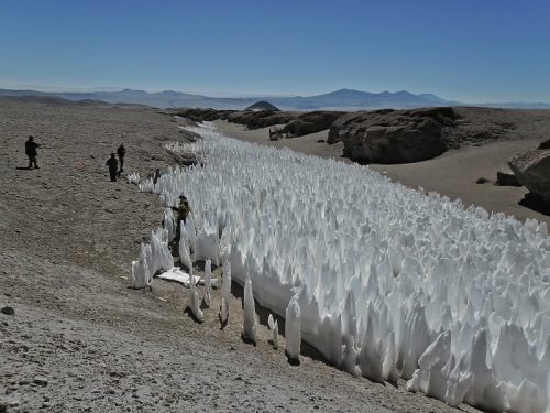 Foto del río de conos de sal, camino a la mina La Casualidad, San Antonio de los Cobres, Salta