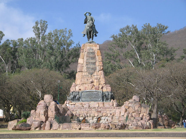 Foto del Monumento al General Martín Miguel de Güemes de la provincia de Salta