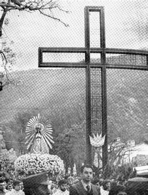 Foto de la Cruz del Congreso Eucarístico Nacional, al pie del Cerro San Bernardo.