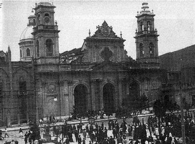 Foto de La Catedral Basílica de Salta en 1930 durante la jornada del Milagro.